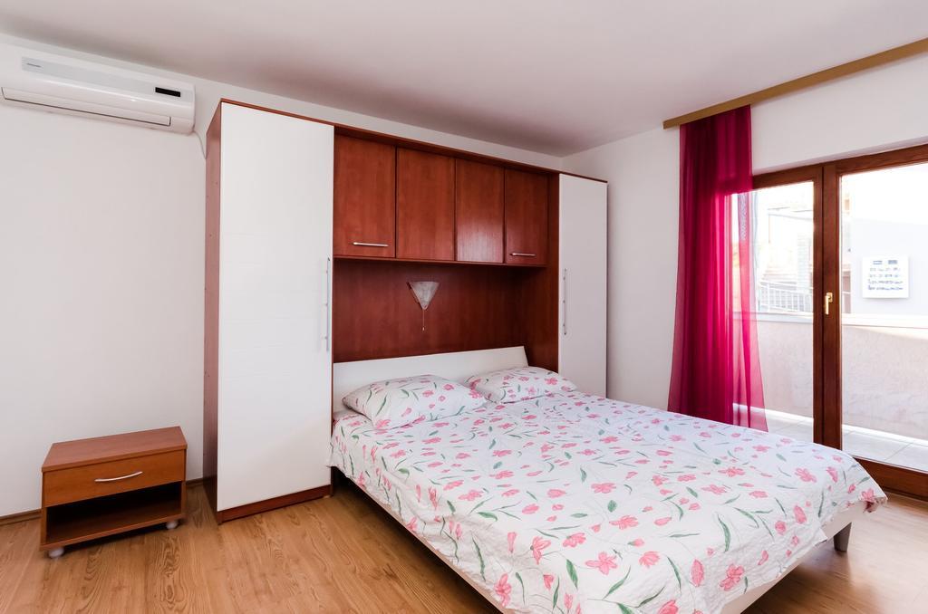 Apartments Dragan Lopar Eksteriør bilde